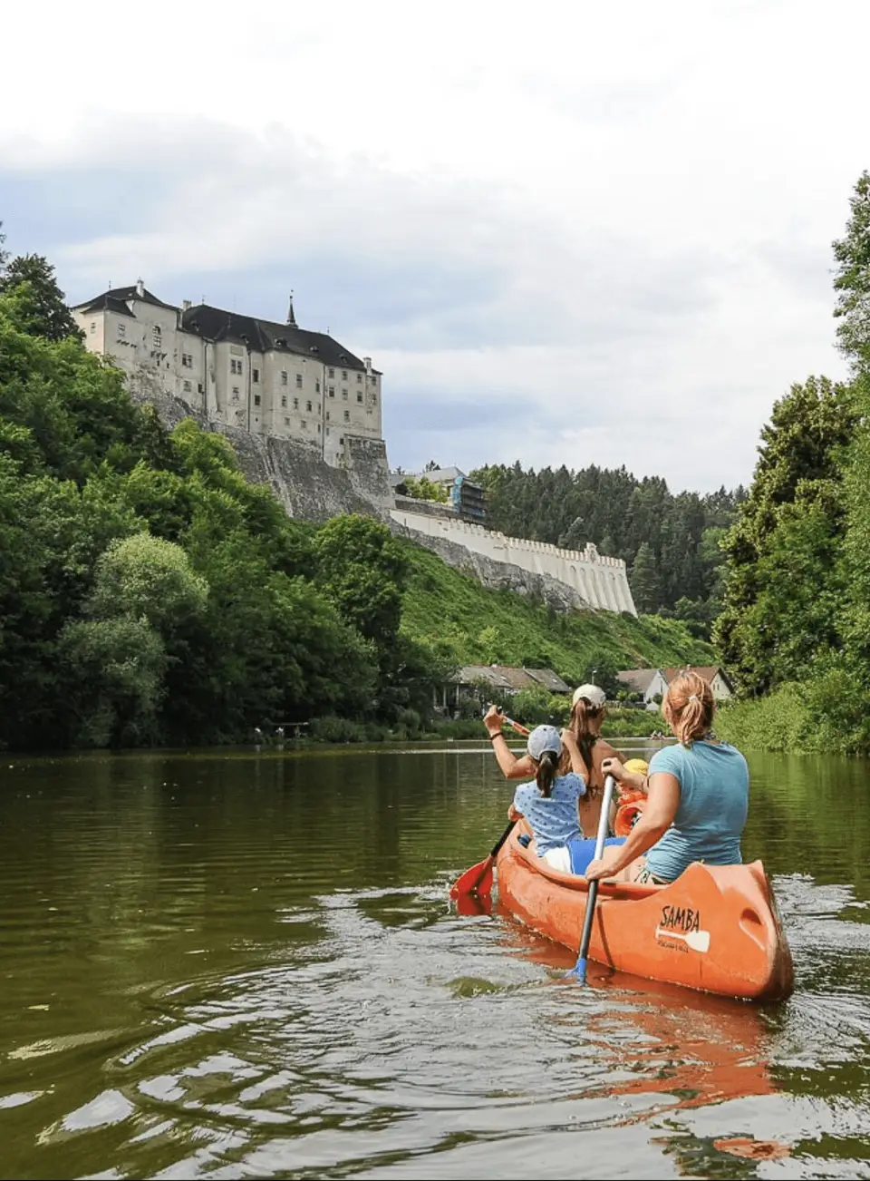 Český Šternberk Castle above the Sázava